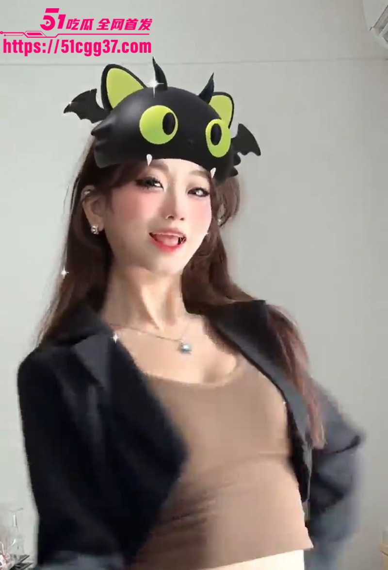 清纯网红 妍熙小不点 付费定制 镜前大秀粉嫩骚逼 手指狂抠似嗑春药 模仿骑乘做爱 揉奶大跳裸舞 堪称福利女王！