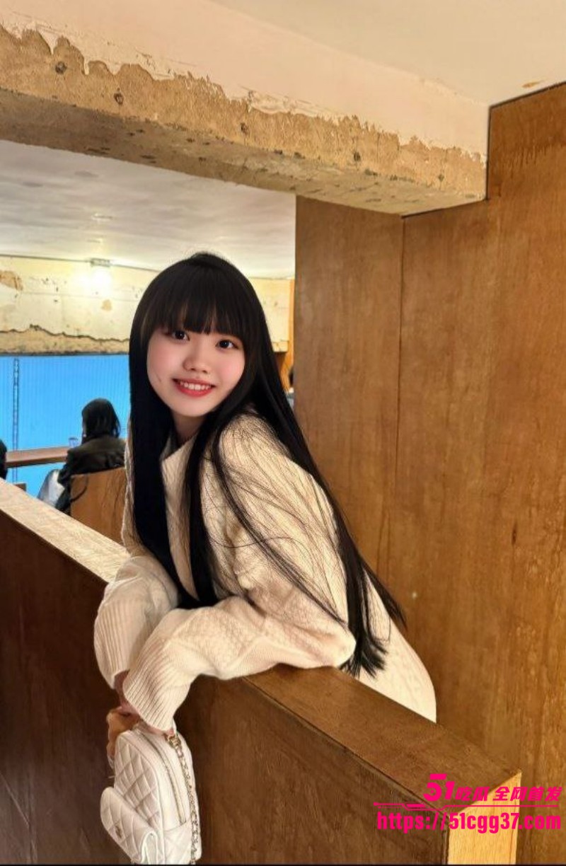 广西精神小妹 龙冰瑶 裸贷视频流出  5