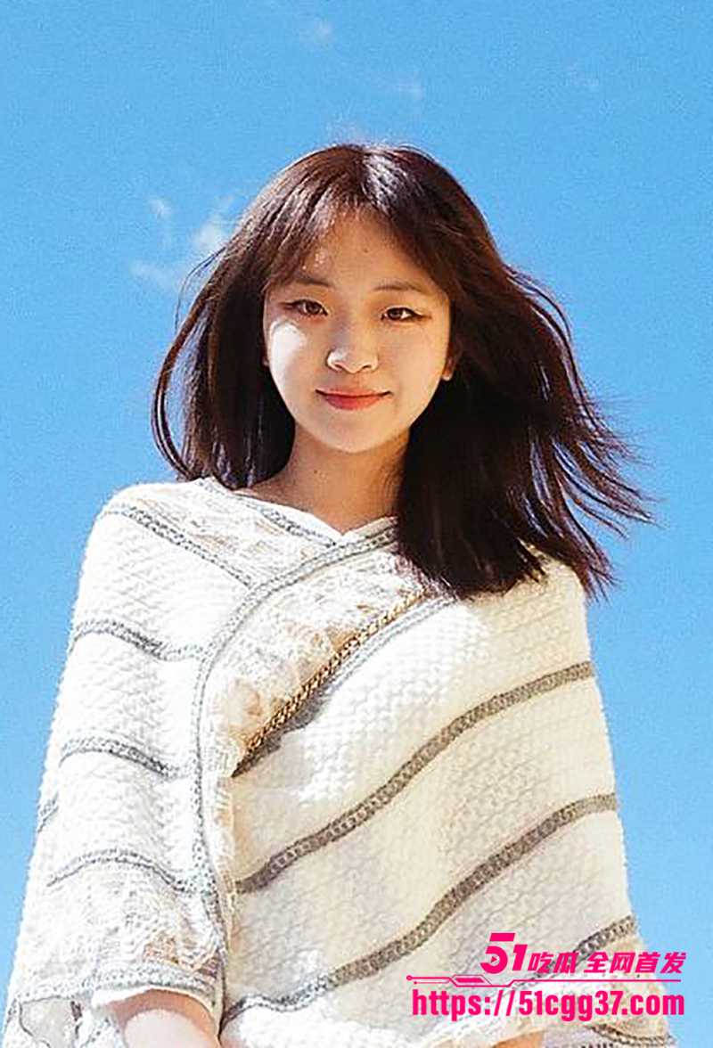 超美清纯学生妹情侣私拍泄密 丹凤眼小仙女初尝禁果 被无套狂操娇喘连连 嫩逼汁水横流 纯欲和浪荡完美融合！