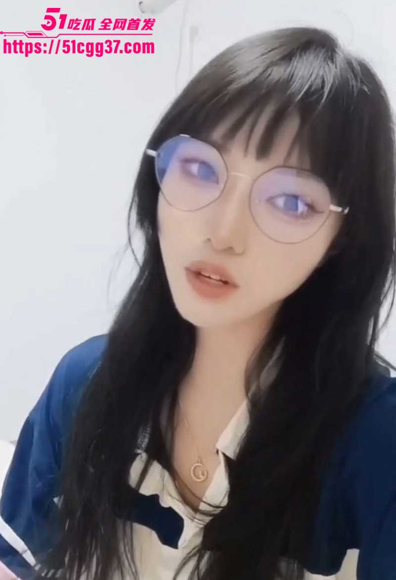 超高颜值学生妹 自拍视频流出 2 拷贝