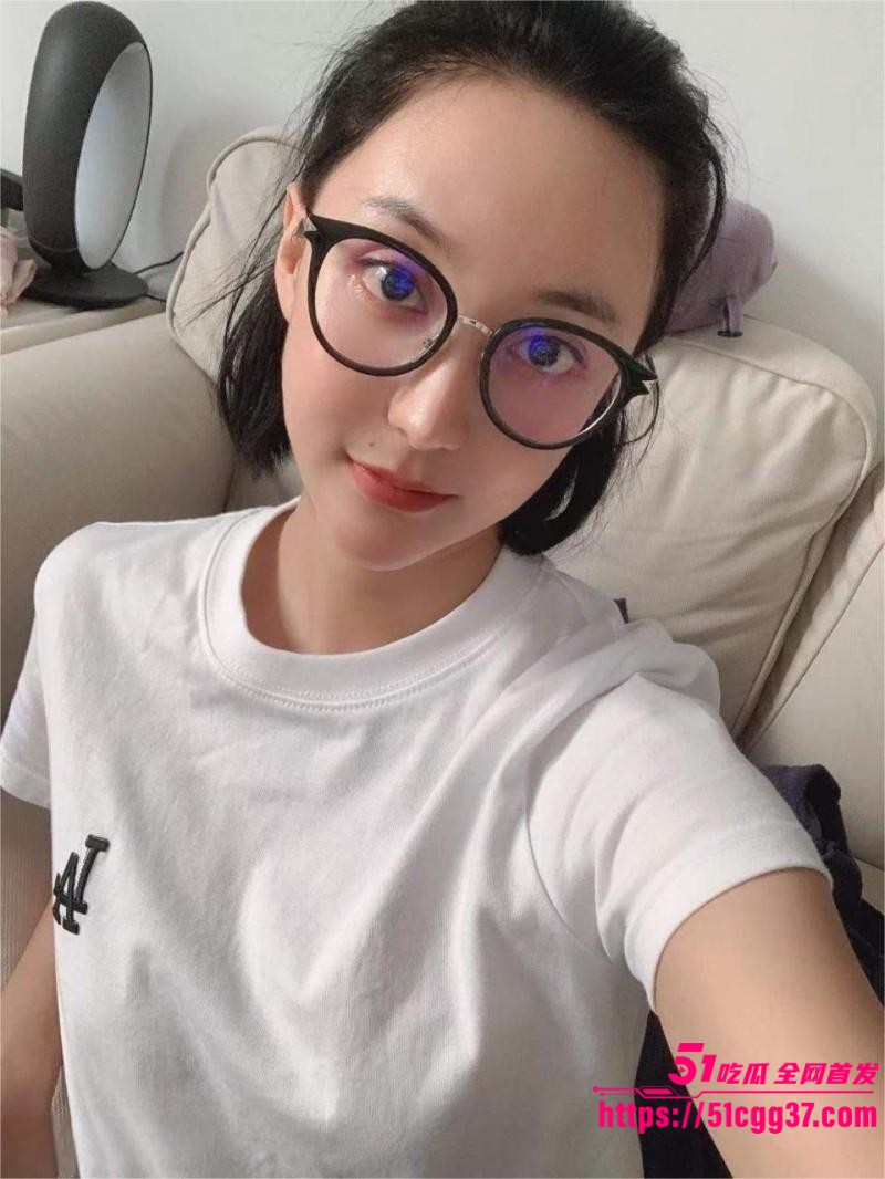 广东已婚少妇 黄慧 调教私拍 丰腴人妻酒店撅臀高撅肛珠爆菊 后入爆操打桩 双洞淫水直流