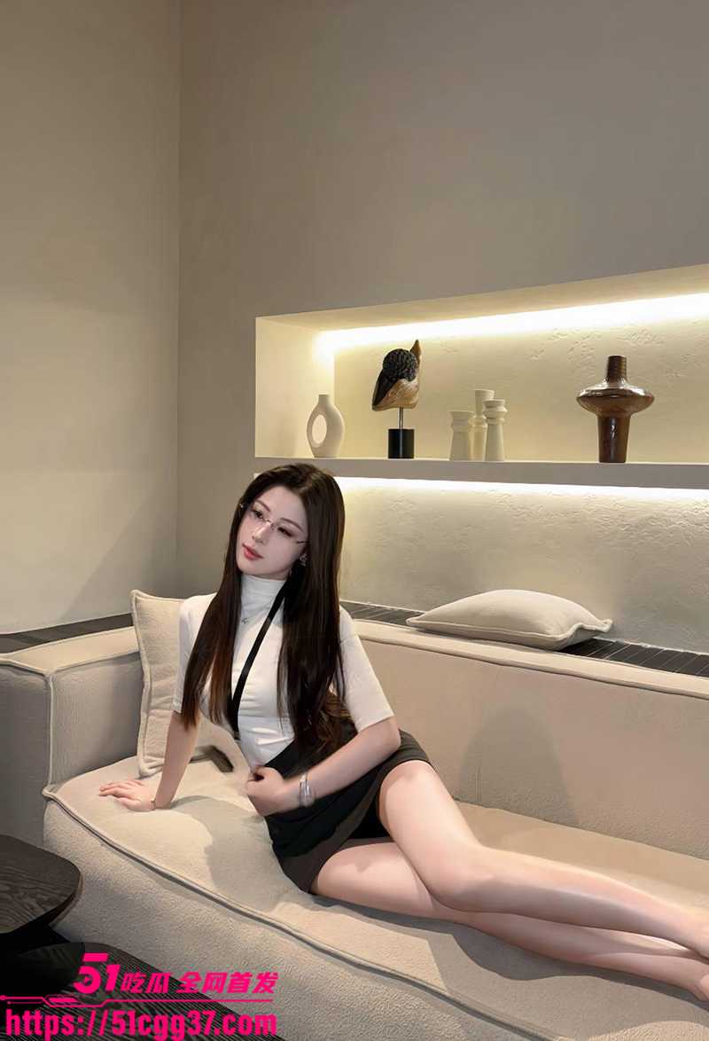 推特约炮大神我的枪好长最新约炮调教极品美女视频流出4拷贝