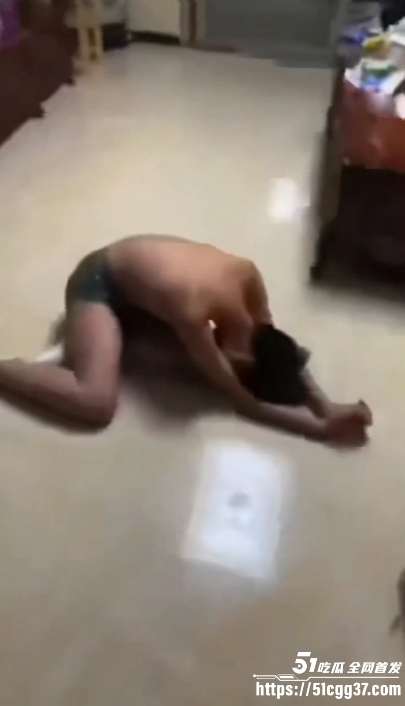 山东临沂兰陵开元国际商城抗癌女孩事件08