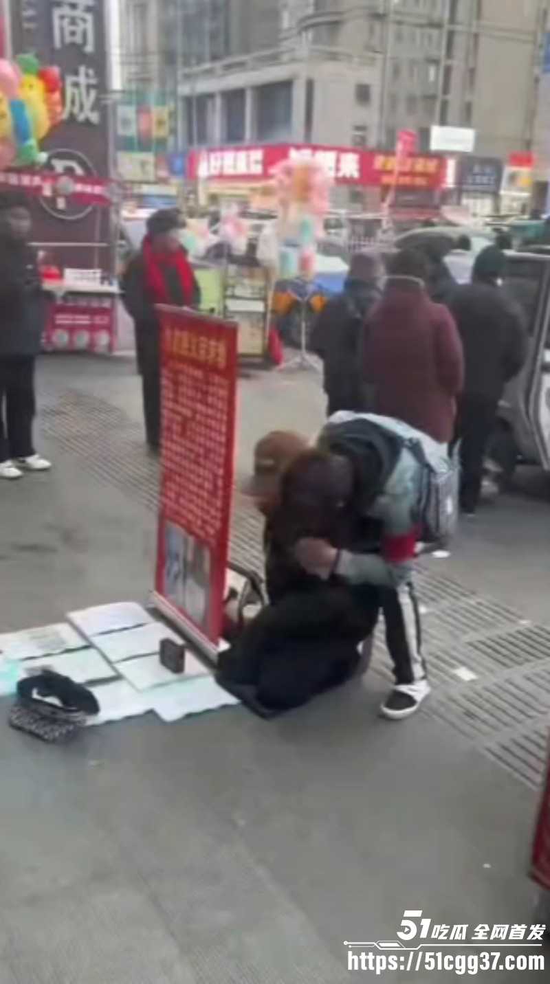 山东临沂兰陵开元国际商城抗癌女孩事件07