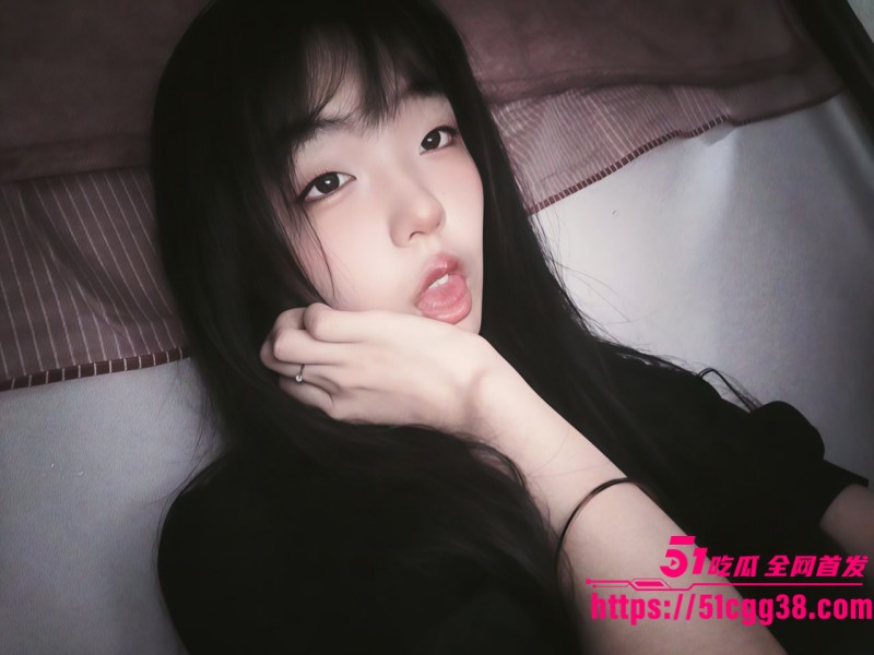 南通可爱学生妹自慰私拍 3
