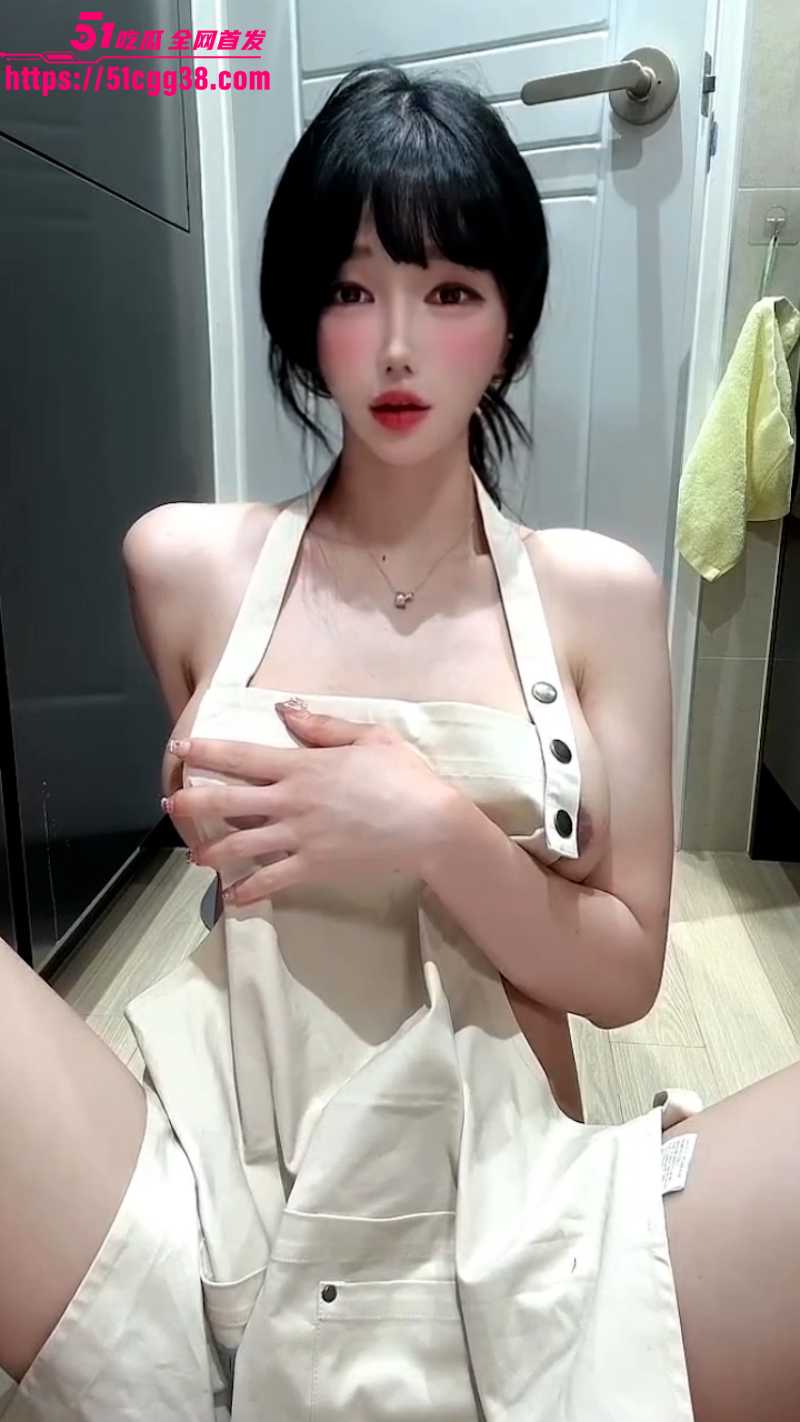 OF韩国福利姬 Yunjinikoji 白虎嫩穴搭配雪白巨乳 模拟骑乘自慰 堪称宅男绞杀机器！