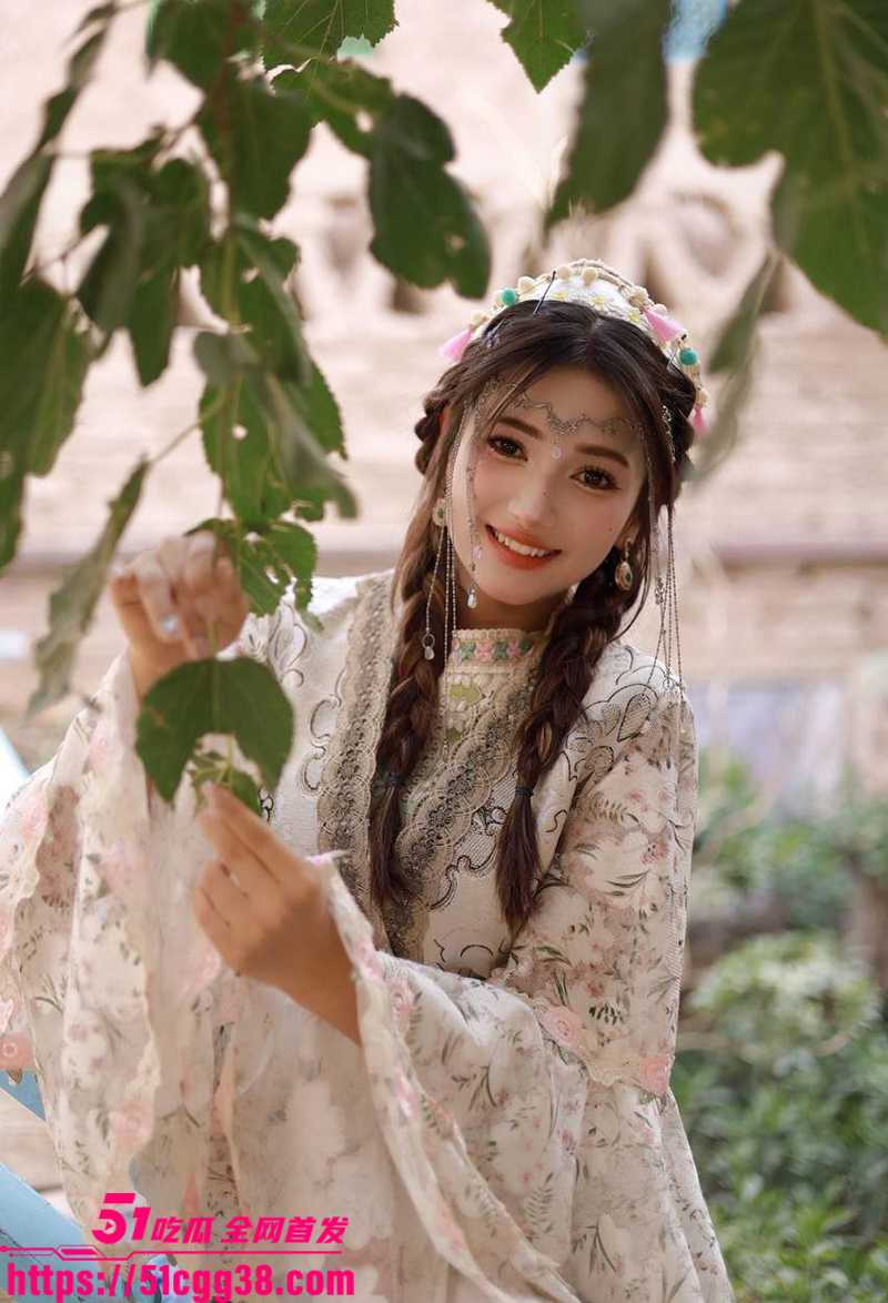 性感新疆美女约炮视频曝光 2 拷贝
