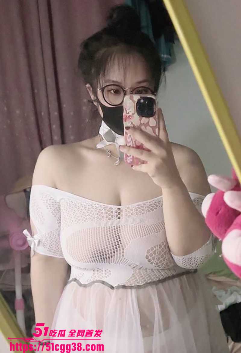 广东深圳大奶反差美女陈荟娴不雅视频曝光5拷贝