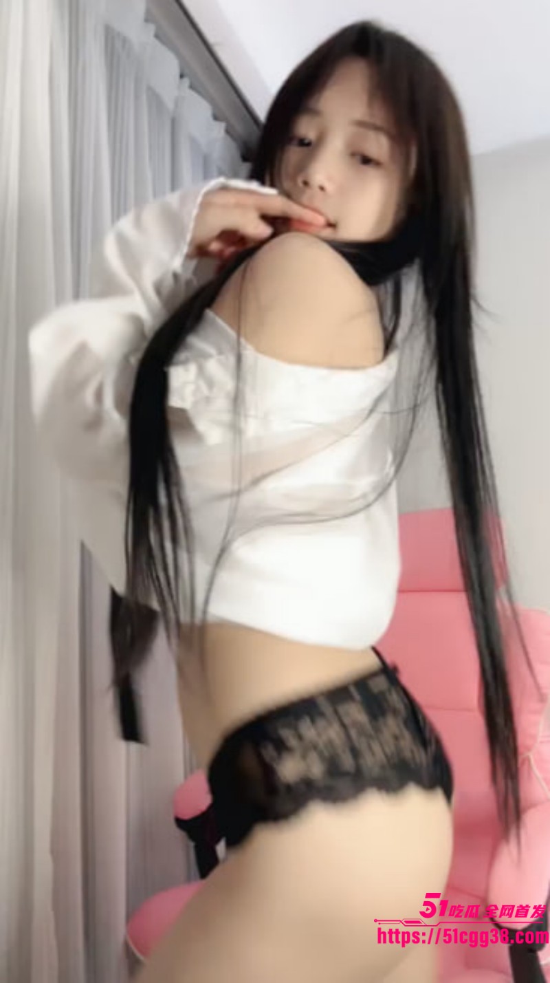 00后小仙女 狐狸精 直播大秀 黑丝少女抖奶晃臀展示稚嫩酮体 水晶棒自慰白虎嫩穴粉红诱人