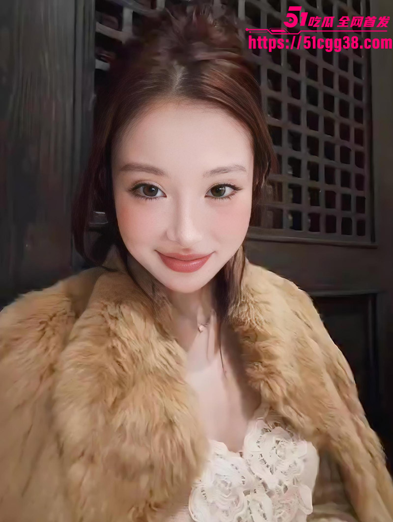 沈阳女骗子 张露月 曝光 刚结婚不久就网上骗钱裸聊 线下约炮 被炮友大屌狂干白浆四溢浪叫连连！
