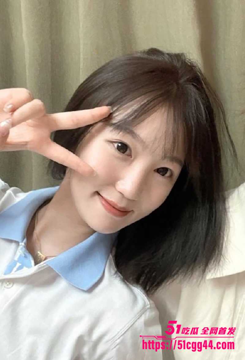 美女高中老师变身约炮女王 不雅视频劲爆流出 全裸露脸深喉舔屌 花式体位淫骚榨精 绝对顶级货色！