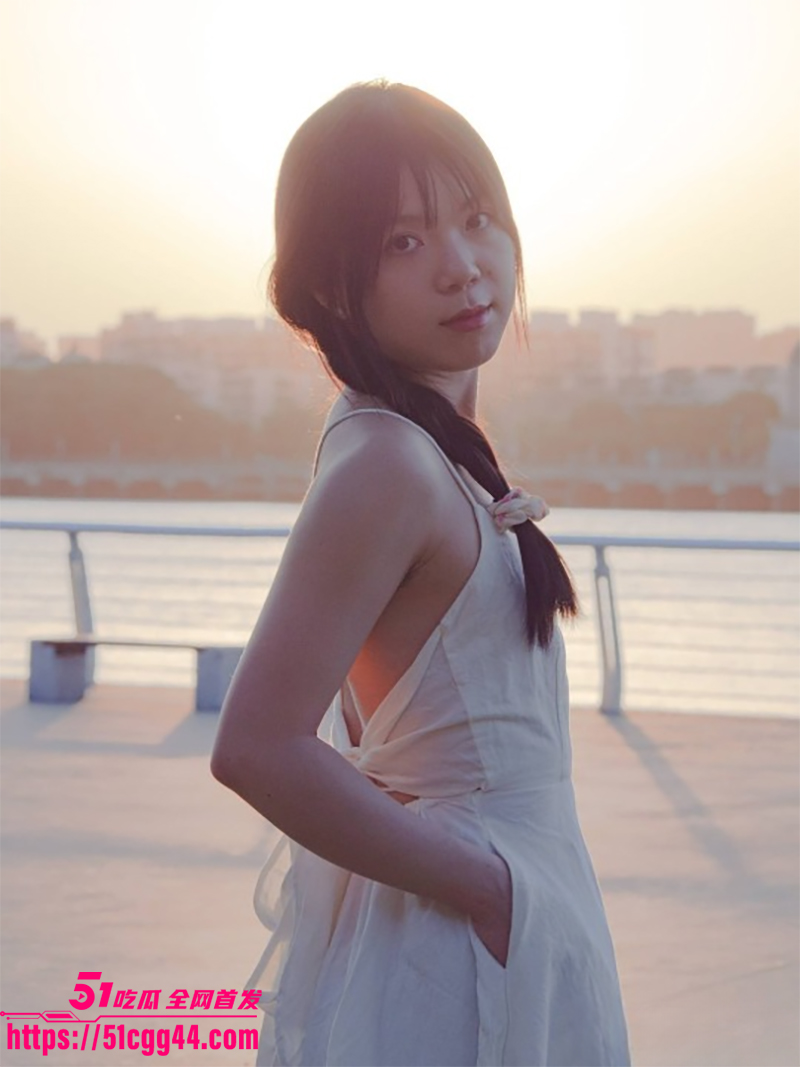 广州大学反差学霸 李嘉馨 约炮视频 3