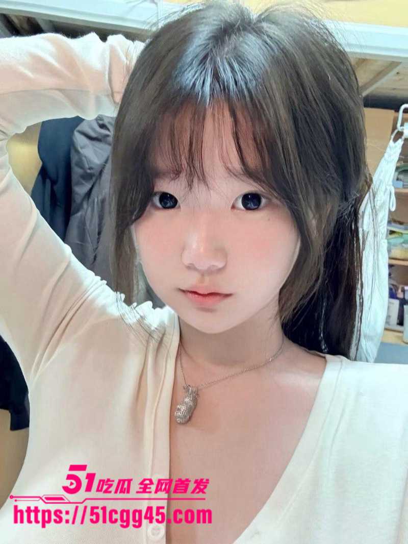 厦门大学校鸡 菲菲 纯欲女神卖身视频泄露 发情骚母狗肥臀套弄水晶肉棒 老汉推车后入操到臀浪翻滚