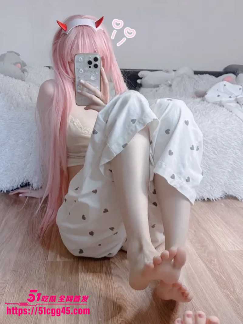萝莉网红 zzzsunvi 自慰私拍 JK少女高撅翘臀水晶棒狂插白虎骚逼 镜头特写深捅嫩穴白浆四溢 反差魅力爆表