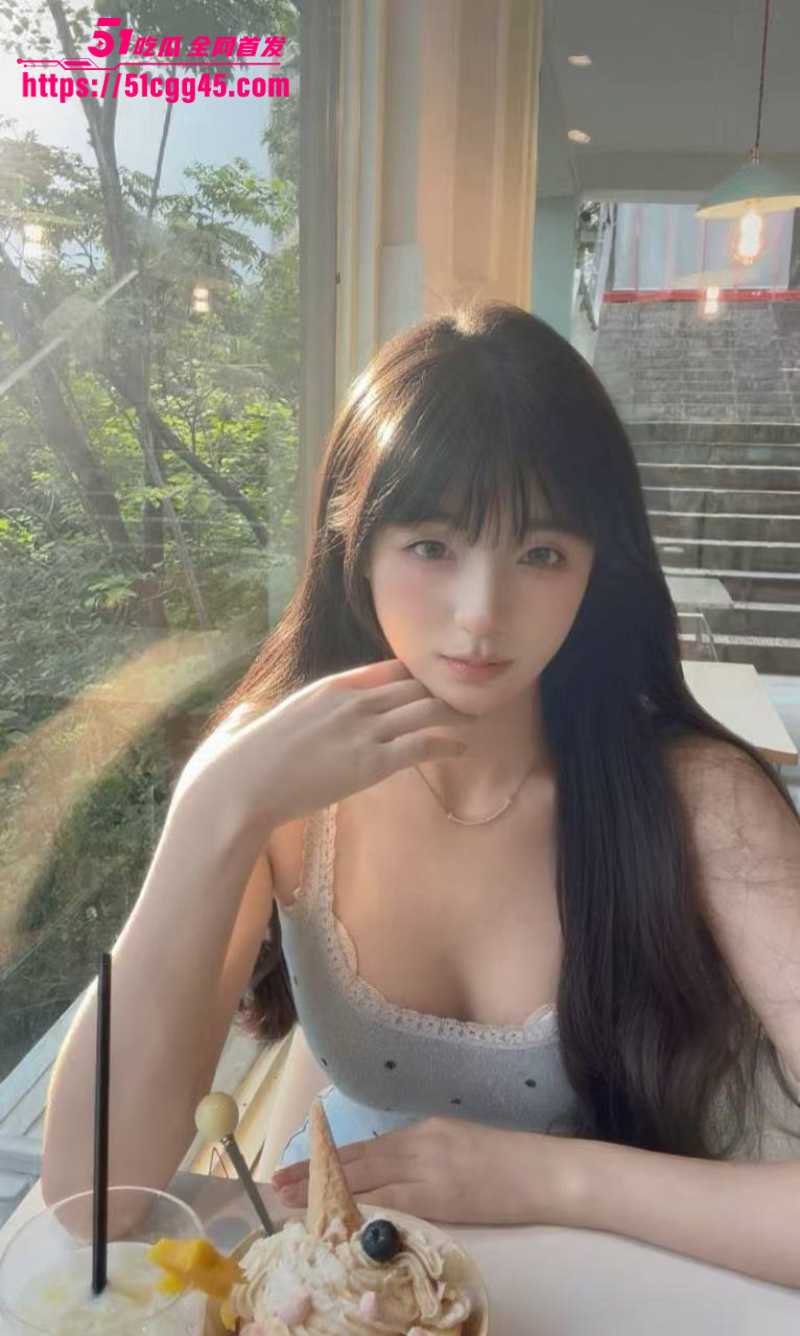 高颜值白嫩少女 宿舍自拍不雅视频外泄 各种情趣内衣加持超反差 手摸美乳扣穴特写 代入感超级强烈