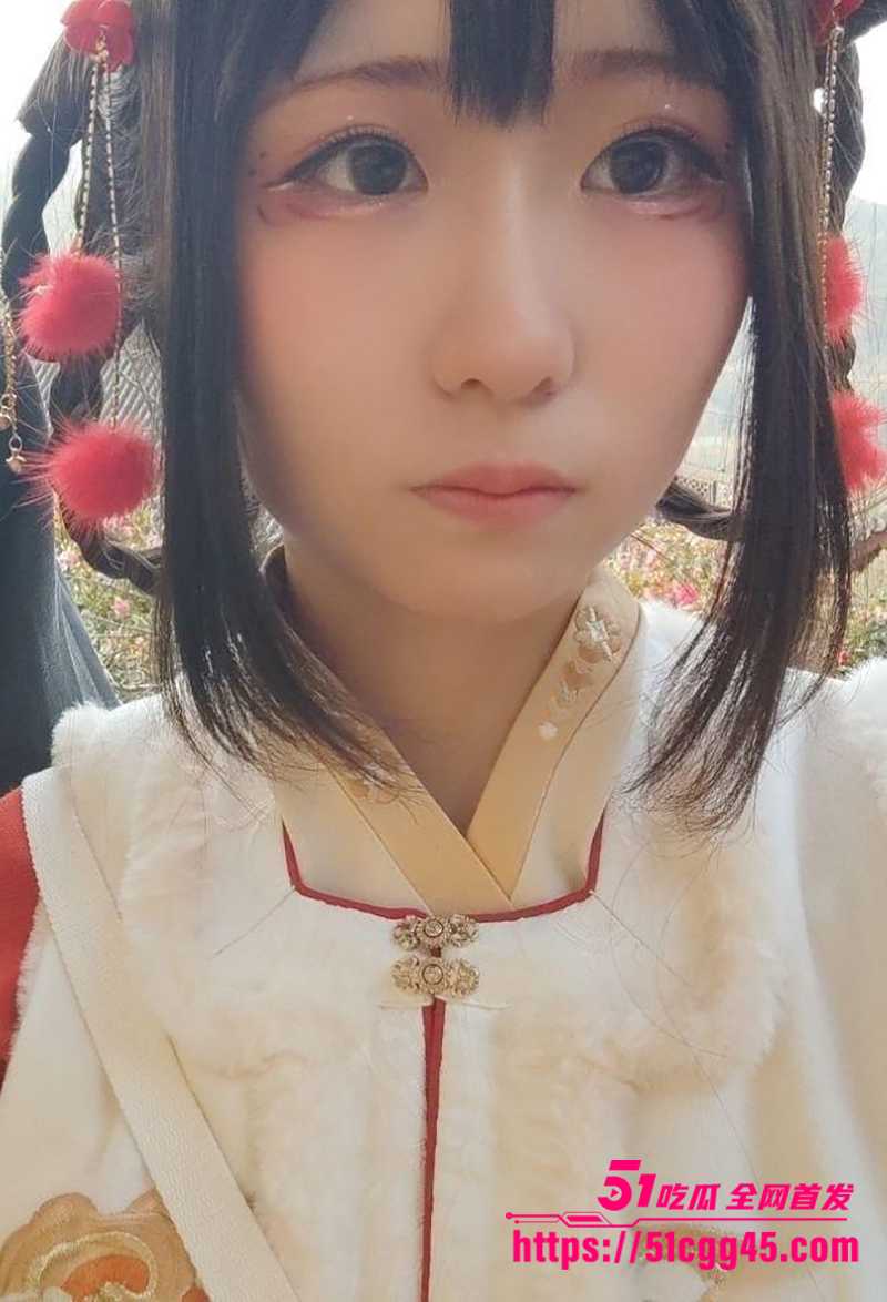 素人美女大学生 情侣私拍 和男友玩情趣COS 赤裸口交撅臀被花式爆操 骚劲爆棚碾压女优！