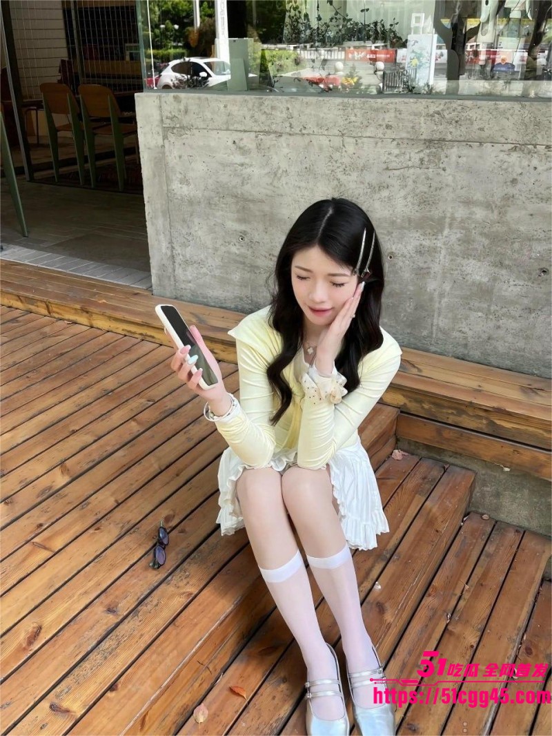 甜美系美少女线下奔现淫荡私拍 4