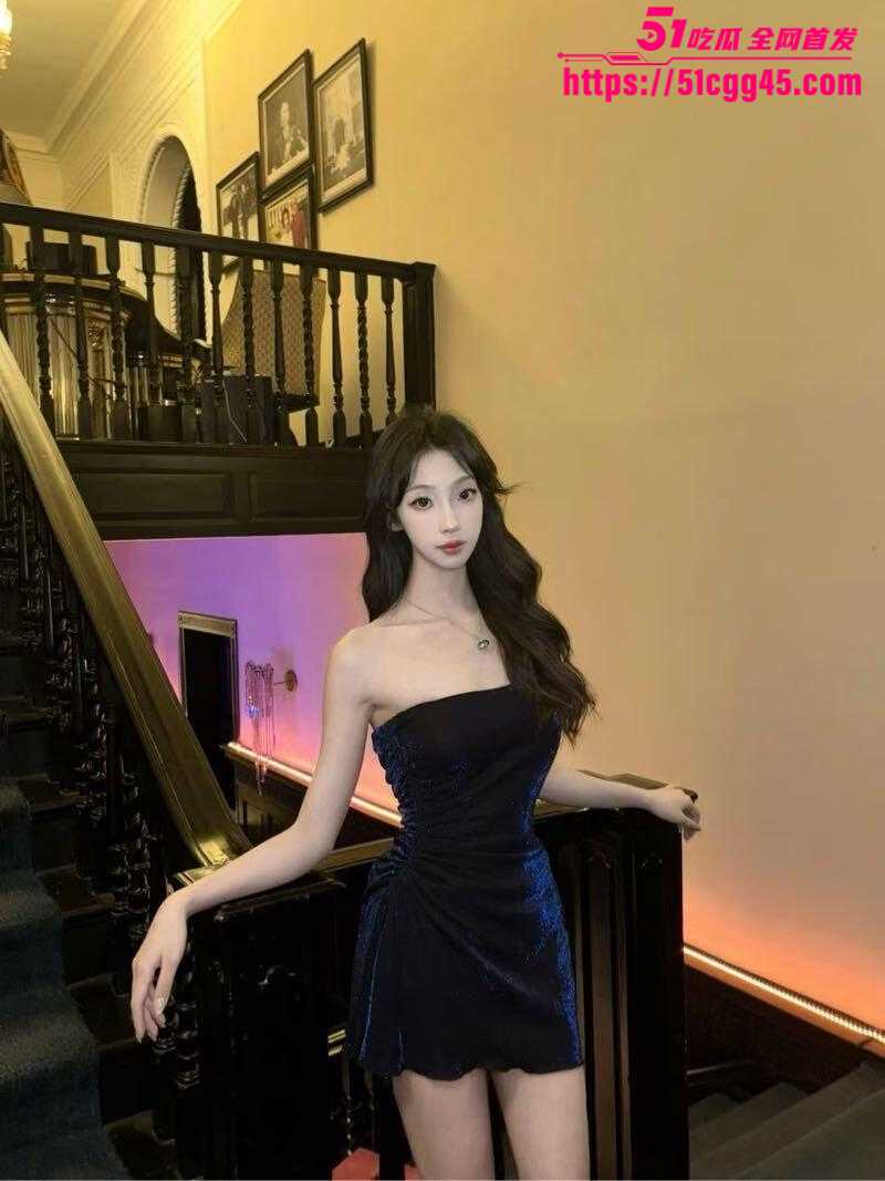 极品瑜伽少女自拍私密视频 身材柔软又有肉感阴道喷水超诱惑 近景镜头特写阴唇粉嫩肥厚 令人垂涎欲滴