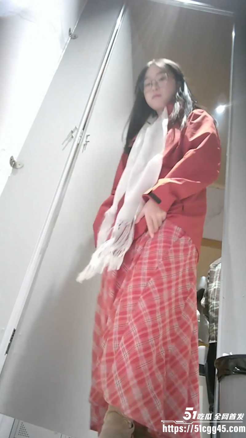 上海某高校 女厕偷拍  2
