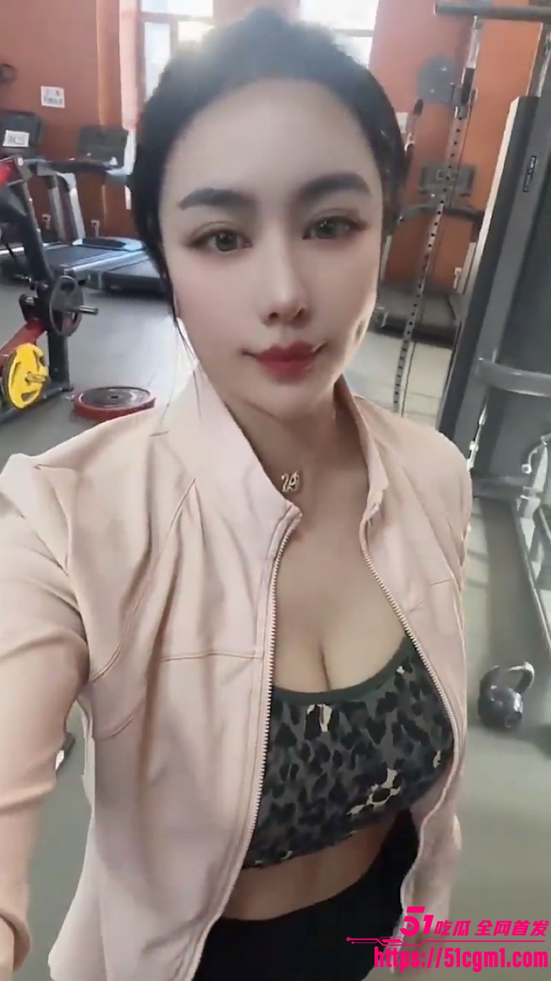快手巨乳御姐佳美美自慰视频 2