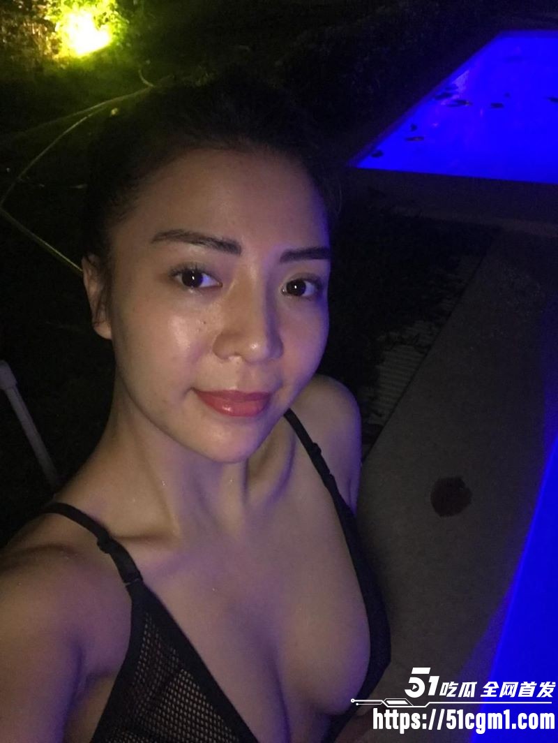 上海浦东富婆包养小鲜肉视频流出 4