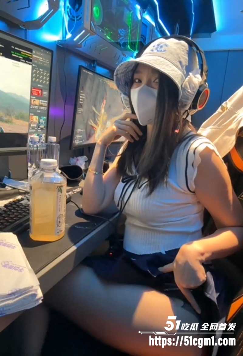 顶级户外女神 Luckycat88 新作合集 各种场所到处浪 夹跳蛋玩假屌 勾引路人揉奶摸逼 肾上腺素直接拉满！