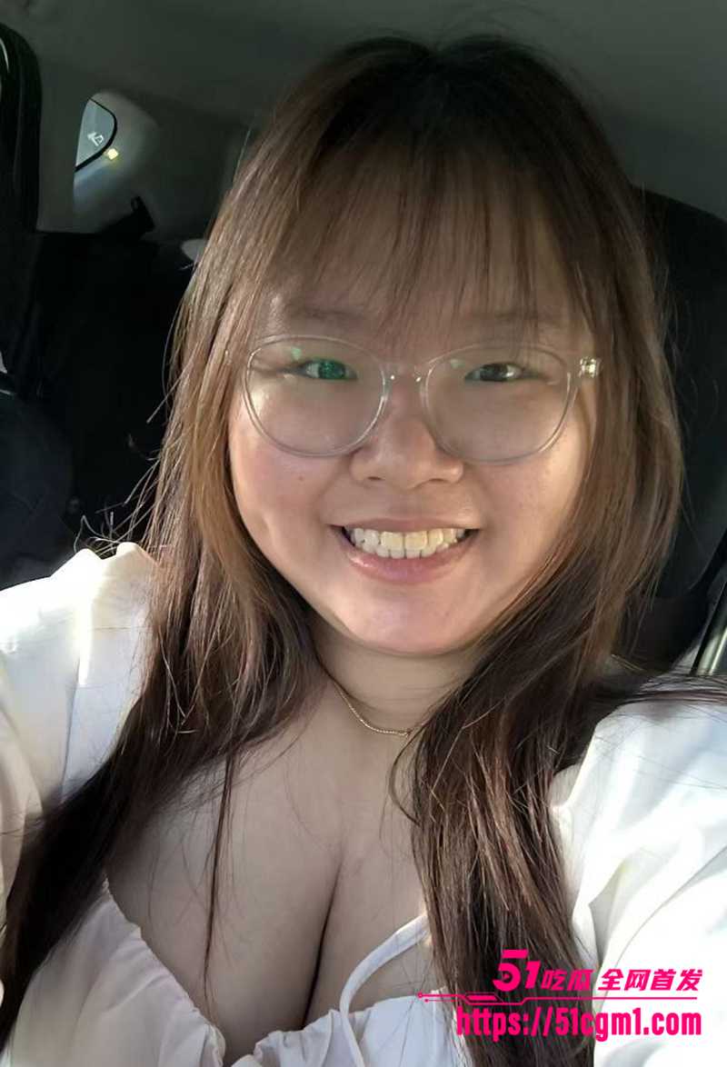 马来西亚巨乳眼镜婊超淫调教合集 玩户外露奶 跪舔深喉被颜射满脸 被各种爆操 上演极致母狗觉醒！