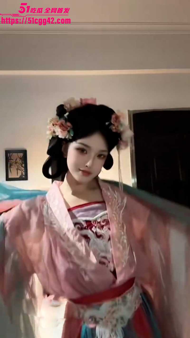 顶级福利姬 芊落 古装风裸舞福利 古典妖姬美乳袒露妖艳起舞 淫骚属性尽露无遗！
