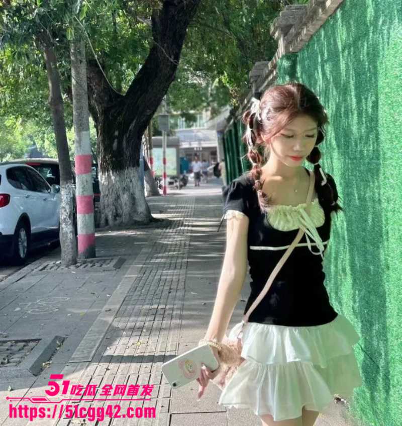 清纯萝莉学生妹 欢欢 可爱嫩妹穿JK制服发情 揉美奶掰粉鲍 近距离拍摄精彩爆棚！