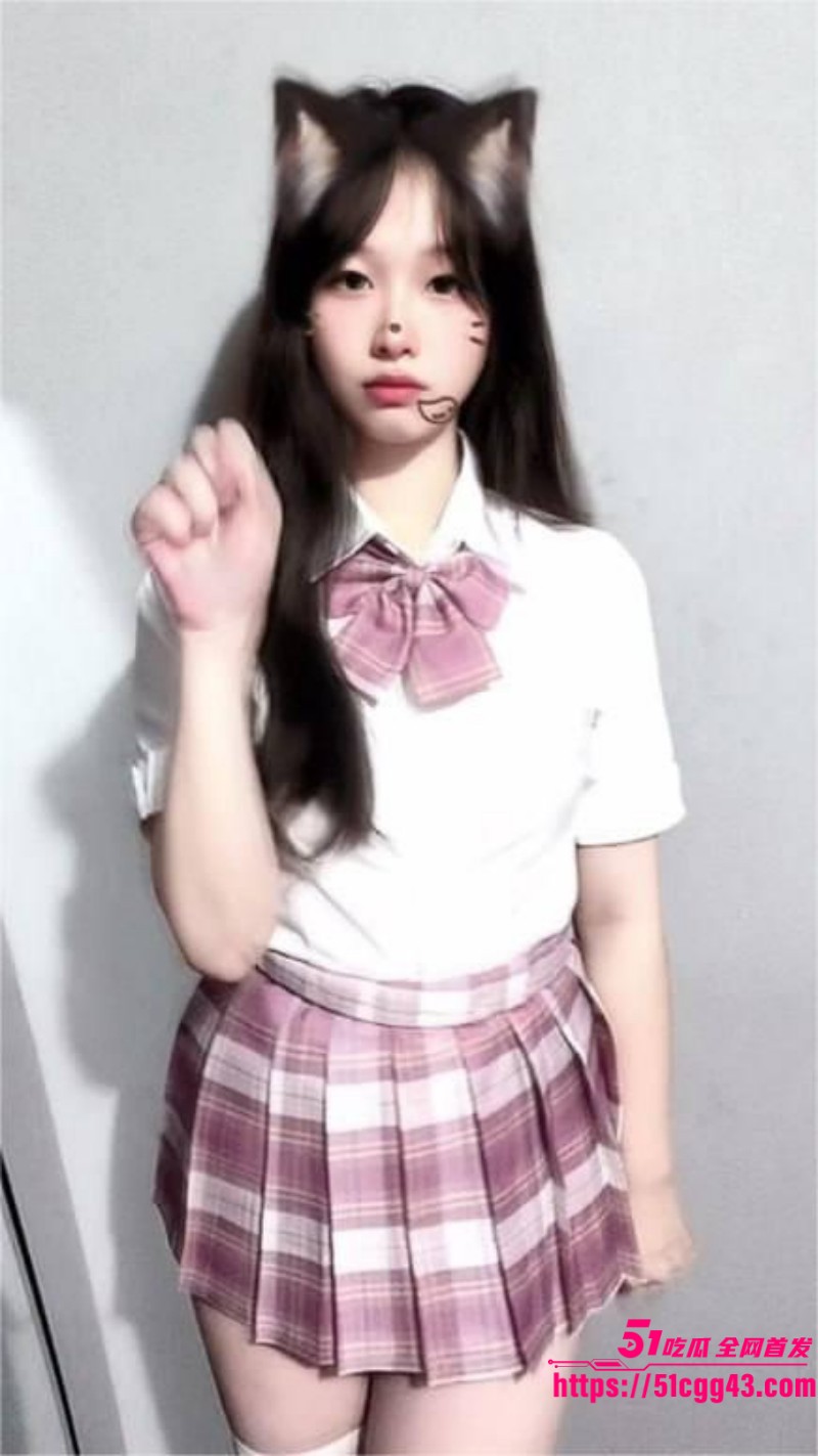 金主定制女大学生裸舞自慰 身穿黑丝制服扭腰摆臀释放淫骚 表情妩媚挑逗诱惑拉满！