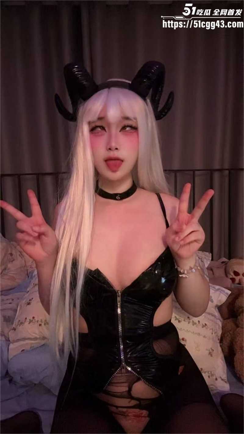B站网红 馒头音in子 定制福利曝光  5watermarked