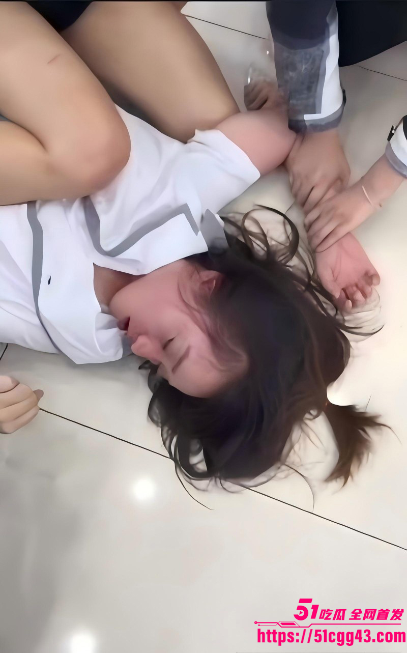广东深圳原配抓小三视频04