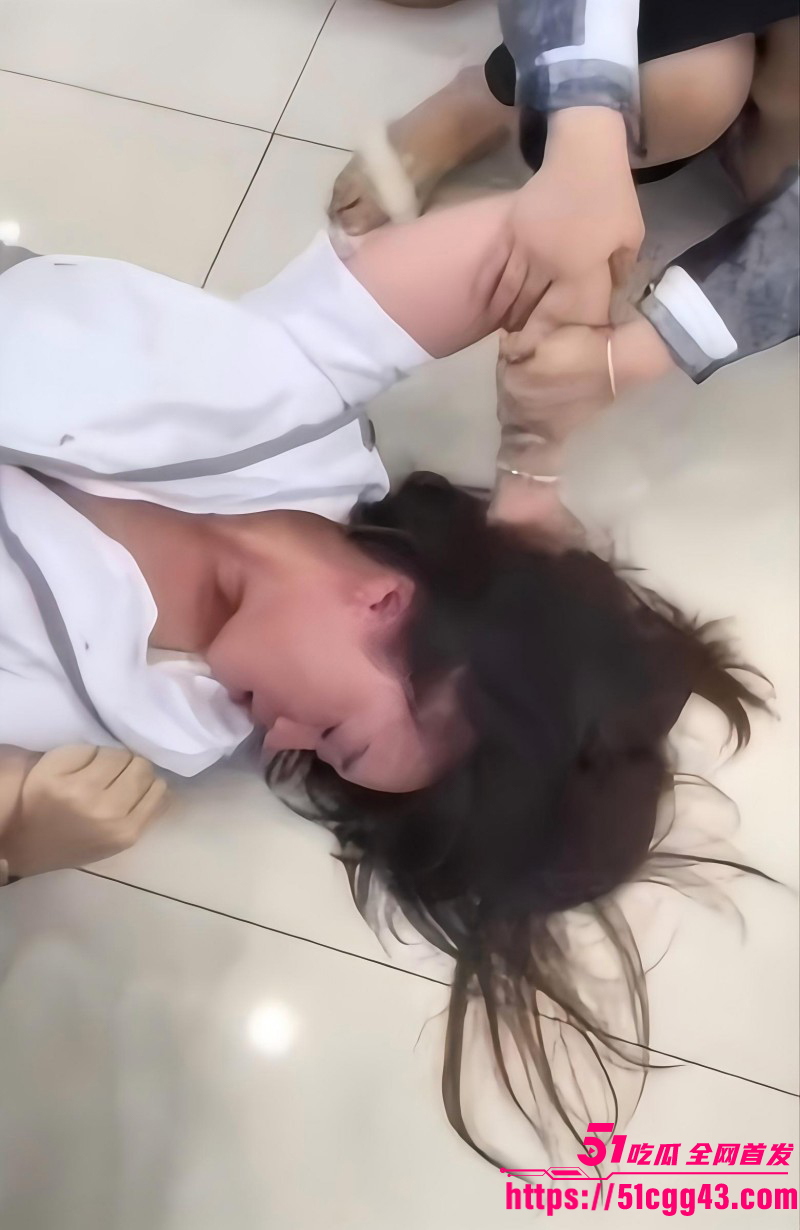 广东深圳原配抓小三视频05