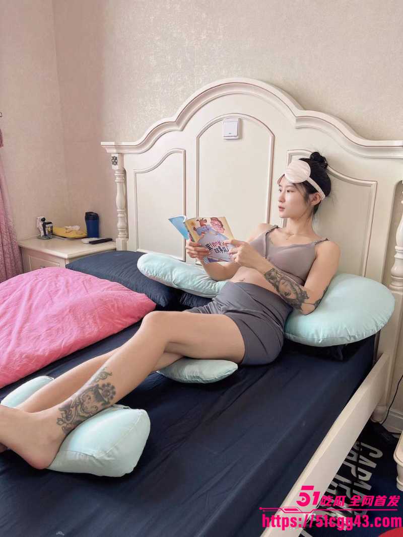 骚浪孕妈 婚前私拍自慰视频 3