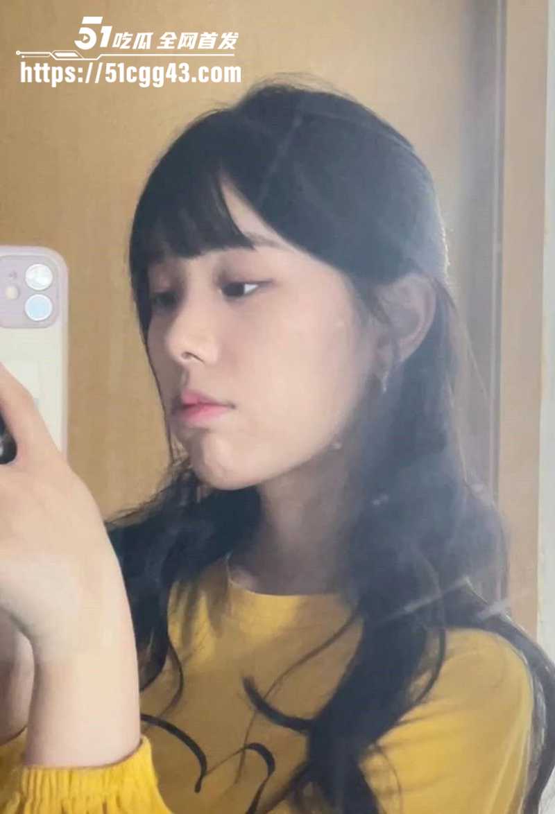 清纯南京女大露脸道具自慰私拍视频流出3拷贝