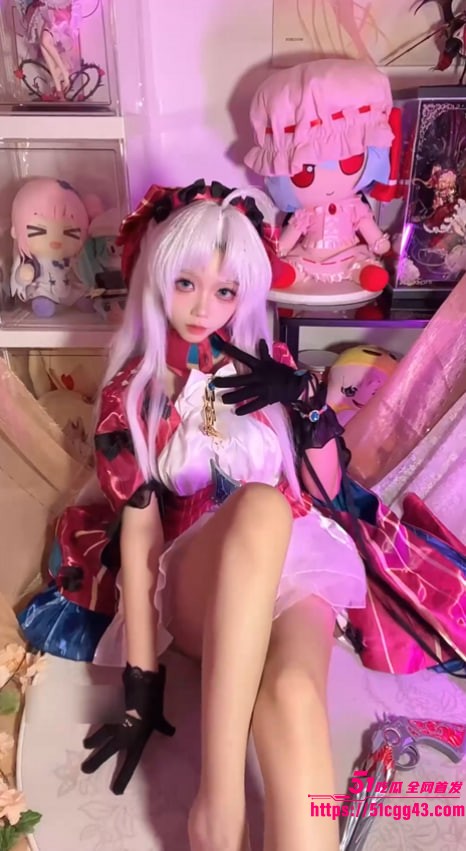 稚嫩萝莉 白栎Shirly 化身游戏美女珂莱塔 白丝制服模拟足交魅惑淫骚 性感身姿撩人心弦画面刺激爆棚
