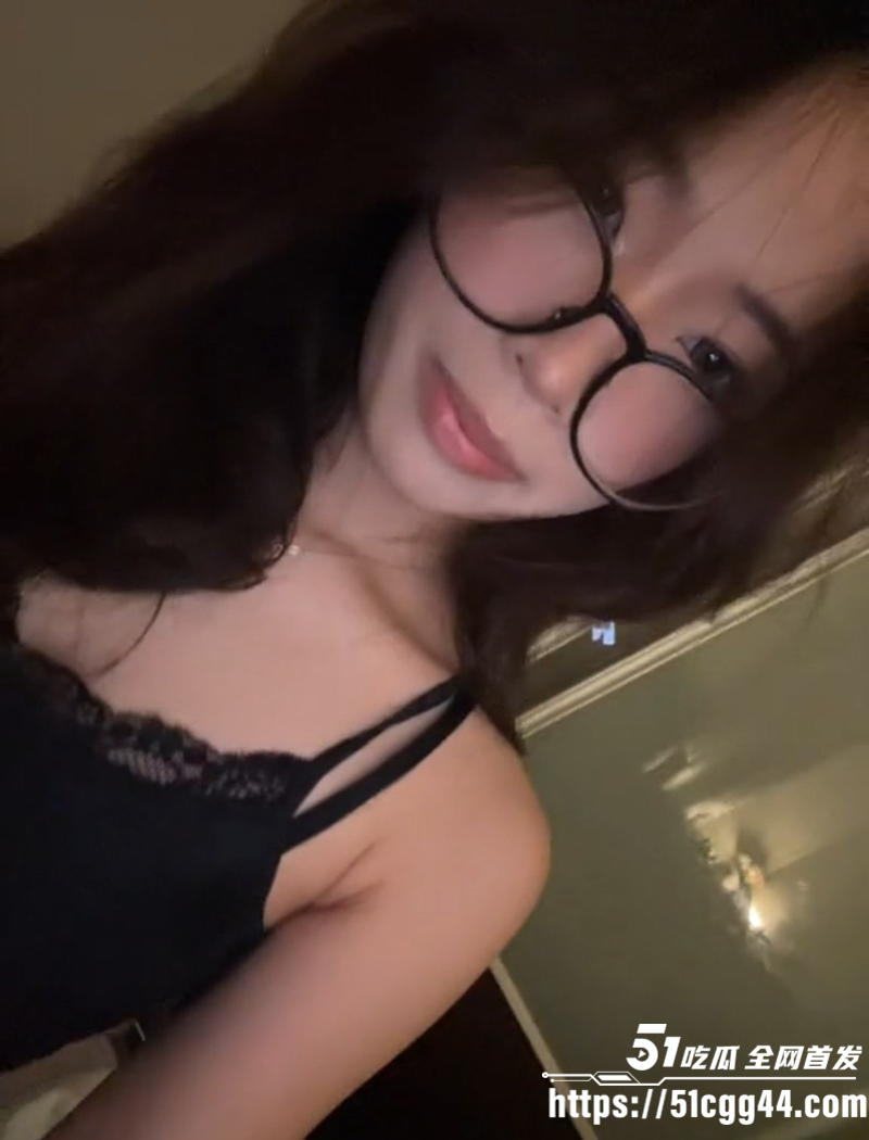 国际版抖音 清纯美女 私密视频曝光 2
