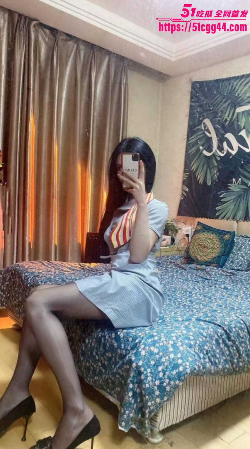 推特反差网黄 小条 性爱福利合集 牛仔裤紧裹圆润肥臀 公厕偷欢淫姿下贱如母犬！