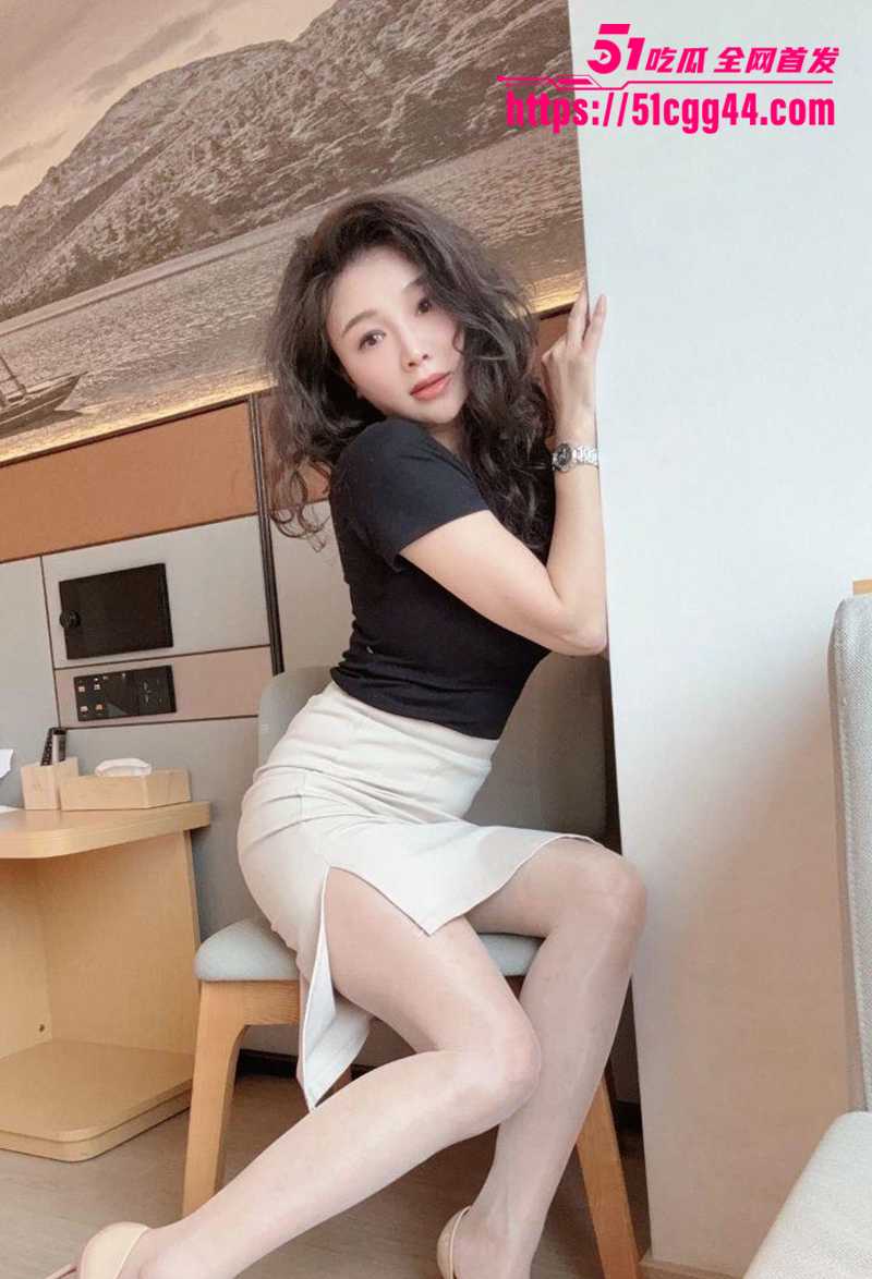 抖音馨月姐姐长腿丝袜自慰秀流出 2 拷贝