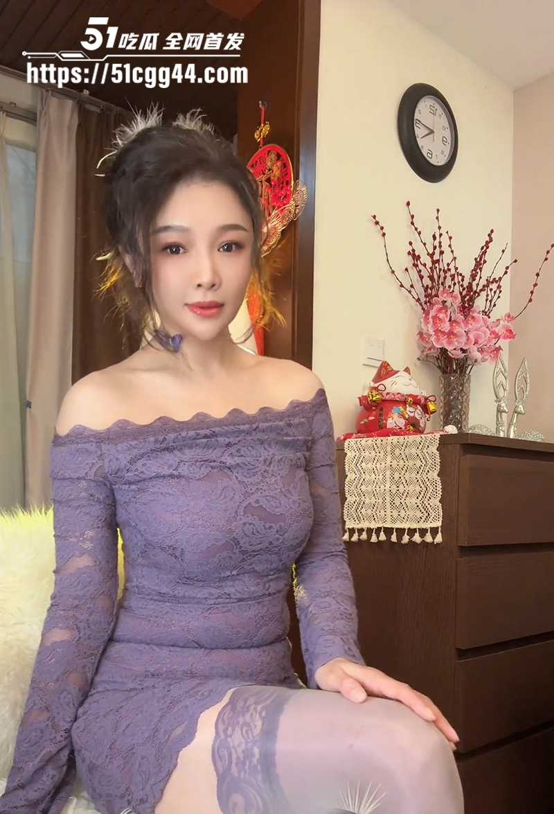 抖音馨月姐姐长腿丝袜自慰秀流出 6 拷贝