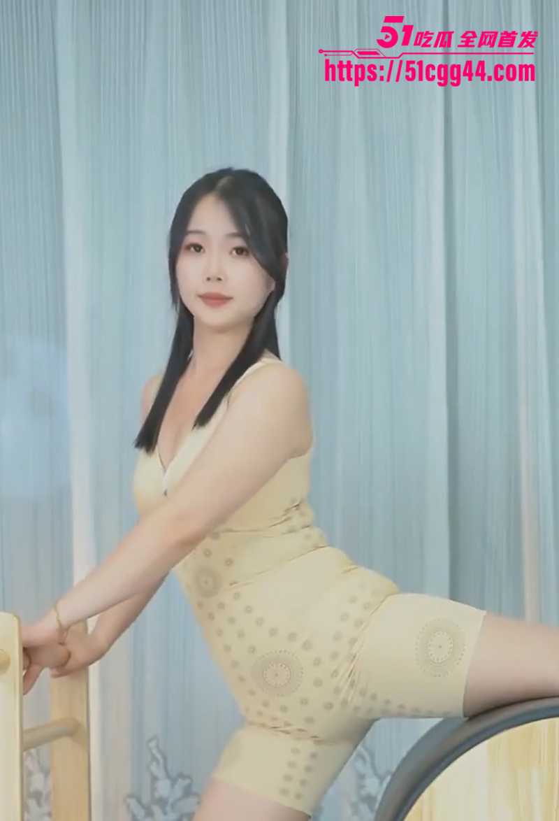 抖音瑜伽少妇小巧玲珑一对一情趣直播录屏流出2拷贝