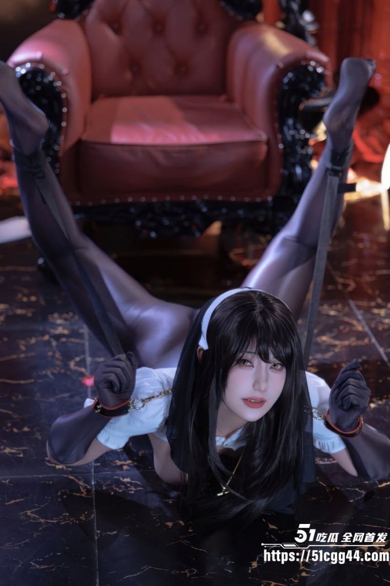 高颜值嫩妹coser 星澜Elara 惩戒修女写真私拍 3watermarked