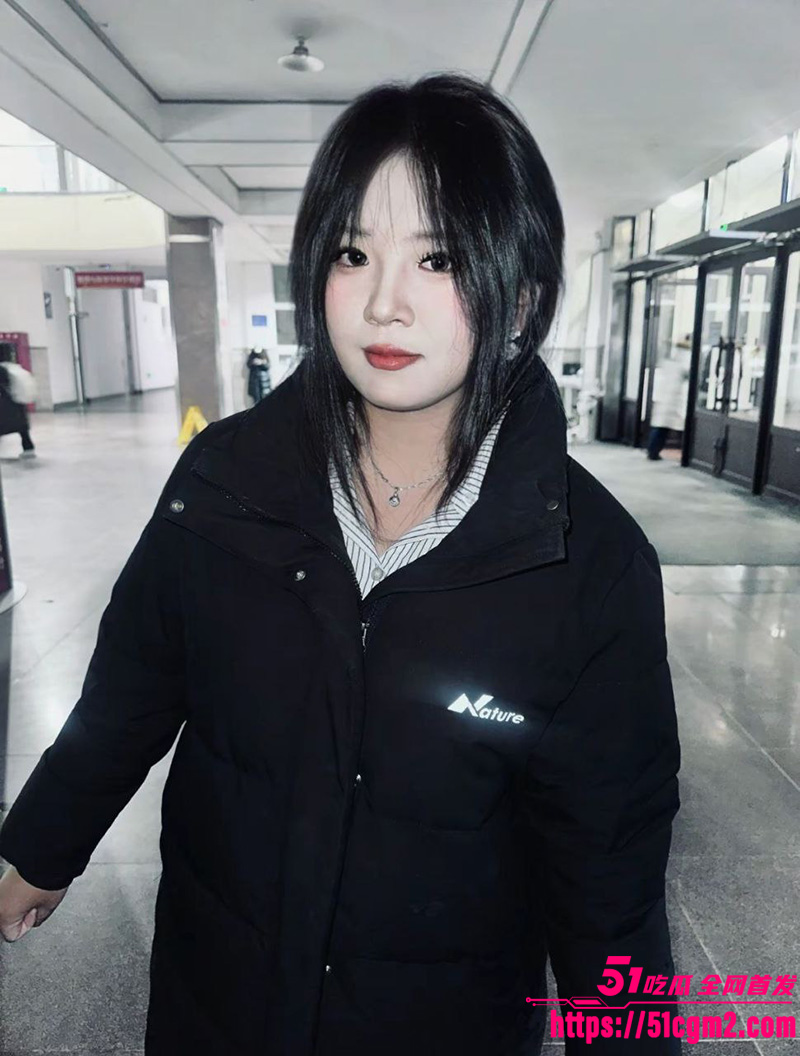 山东威海微胖妹子被富二代强势拿下 情趣内衣羞耻做爱全记录 肥臀巨美乳黑丝包裹 多姿势爆操娇喘连连！
