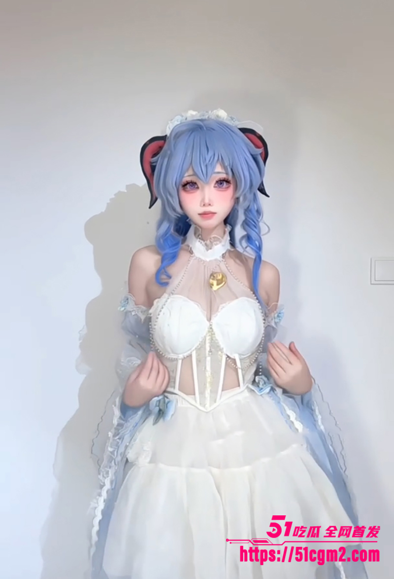 顶级COS福利姬 希尔薇 裸舞新作 白丝紧勒肥臀美乳 一线天骚逼水光潋滟 淫荡扭腰狂摇诱人舔屏！