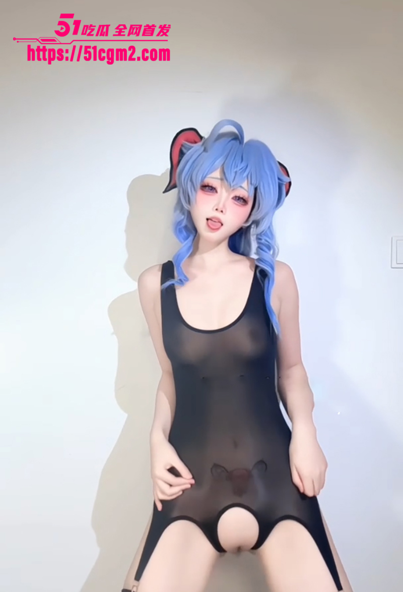 顶级COS福利姬希尔薇裸舞新作流出 2 拷贝