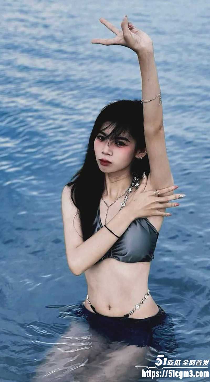 广东清纯小妹 黎雨红 与领导偷情合集 户外口交激情十足 后入骑乘淫技点满 口爆内射欲念彻底拿捏不住！