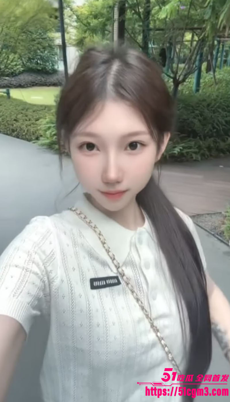 高挑御姐 欣欣子 强势复出新作 酒店双飞嫩模姐妹花 黑丝长腿淫语挑逗不停 刺激拉满！