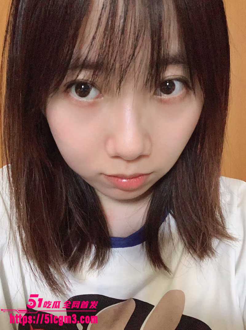 河南郑州大学生 卯蕊沁 被公司老板潜规则 黑丝白丝切换上阵 被爆操到表情失控 看似清纯实则淫荡无比！