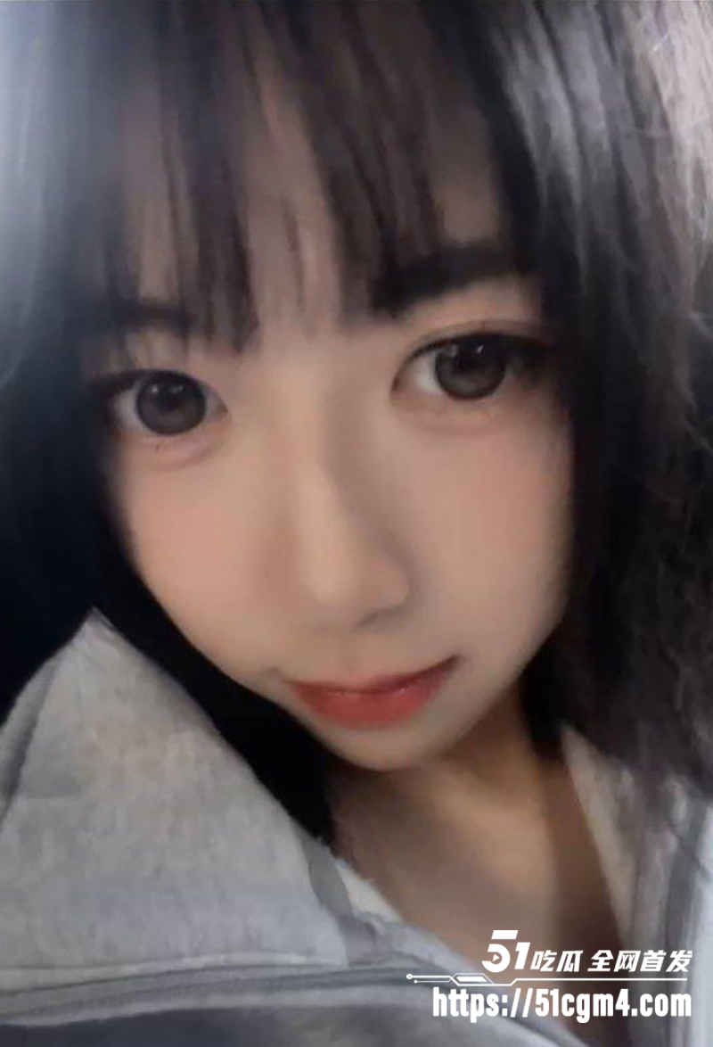 高颜纯欲美女情侣私拍流出 反差女神嫩逼多汁 被男友狂舔吸吮 无套后入猛怼高潮爽到腿软！
