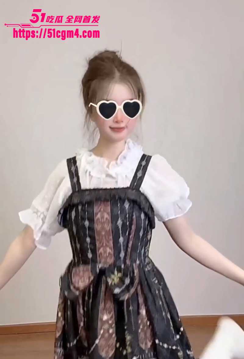 超可爱福利姬 以安 裸舞合集 白嫩玉体全裸摇摆 抖臀掰逼清纯反差 完美身材堪称人形春药！